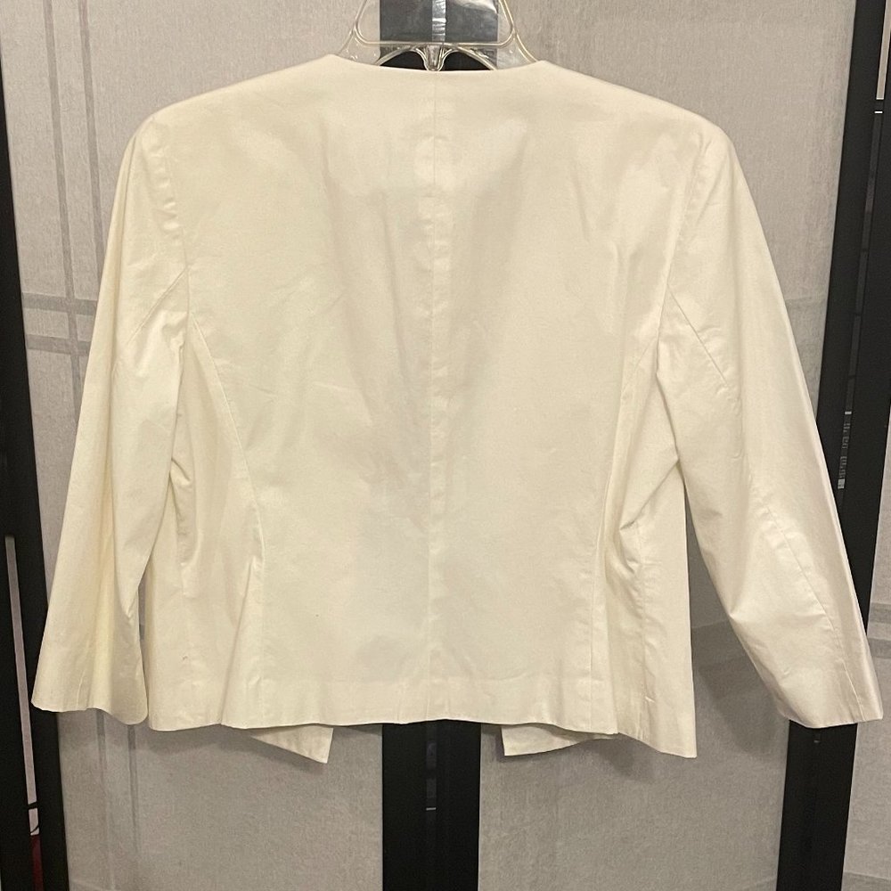 BCBGMaxAzria White Cropped Blazer Jacket With 3/4 Sleeves - Picture 4 of 4
